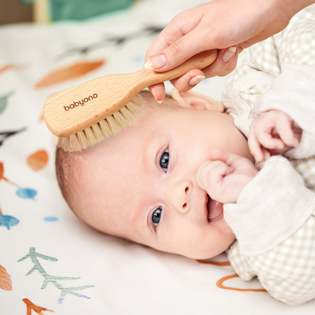 BABYONO Szczotka drewniana z kozim włosiem dla niemowląt
